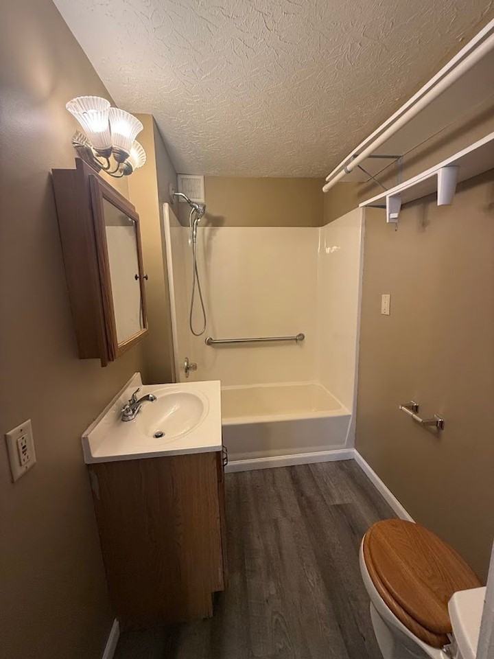 1617 Shirley Ave - Photo 6 of 14
