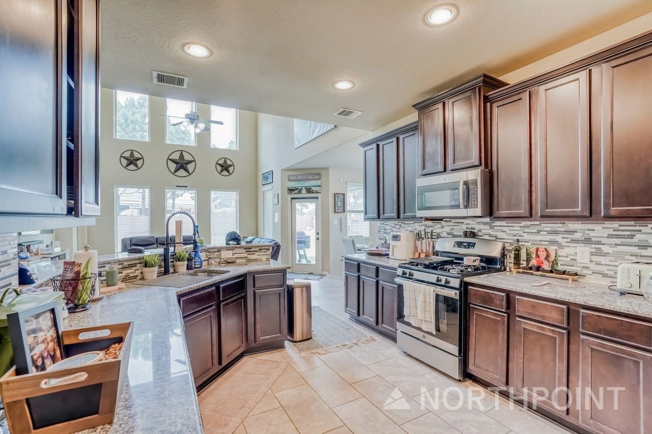 4031 Guild Meadows Dr - Photo 4 of 16