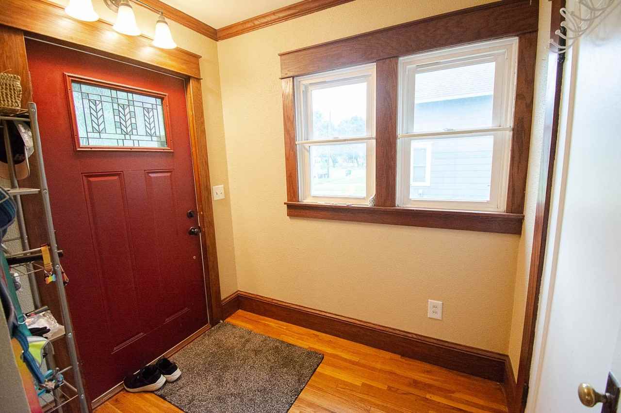 101 8th Ave Se #1 - Photo 2 of 18