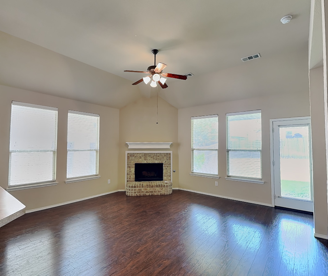 10649 Vista Heights Blvd - Photo 2 of 19
