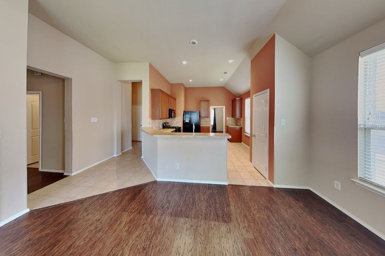 10649 Vista Heights Blvd - Photo 7 of 19