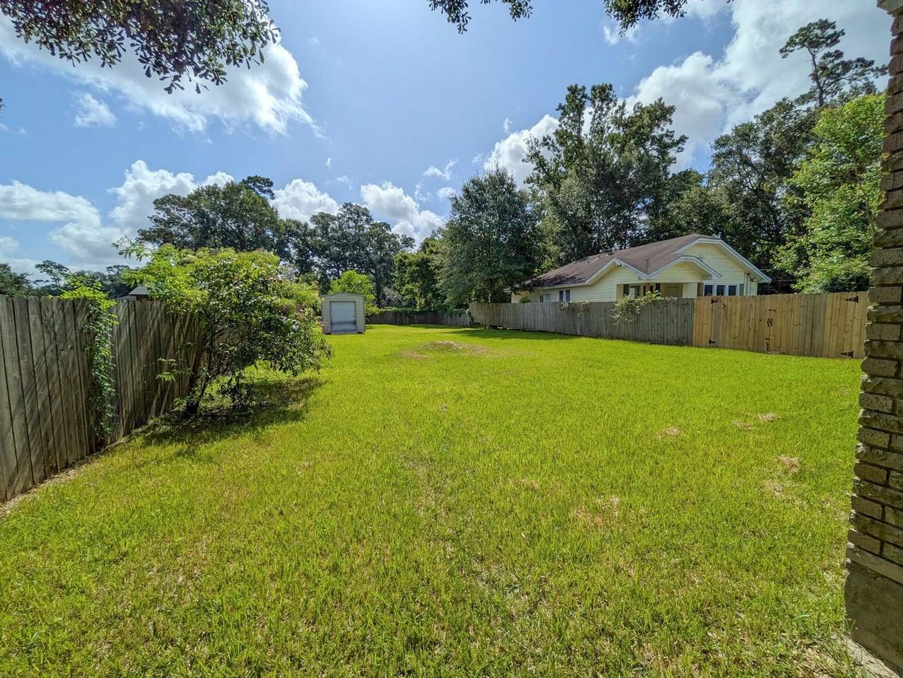 460 Belvedere Dr - Photo 2 of 32
