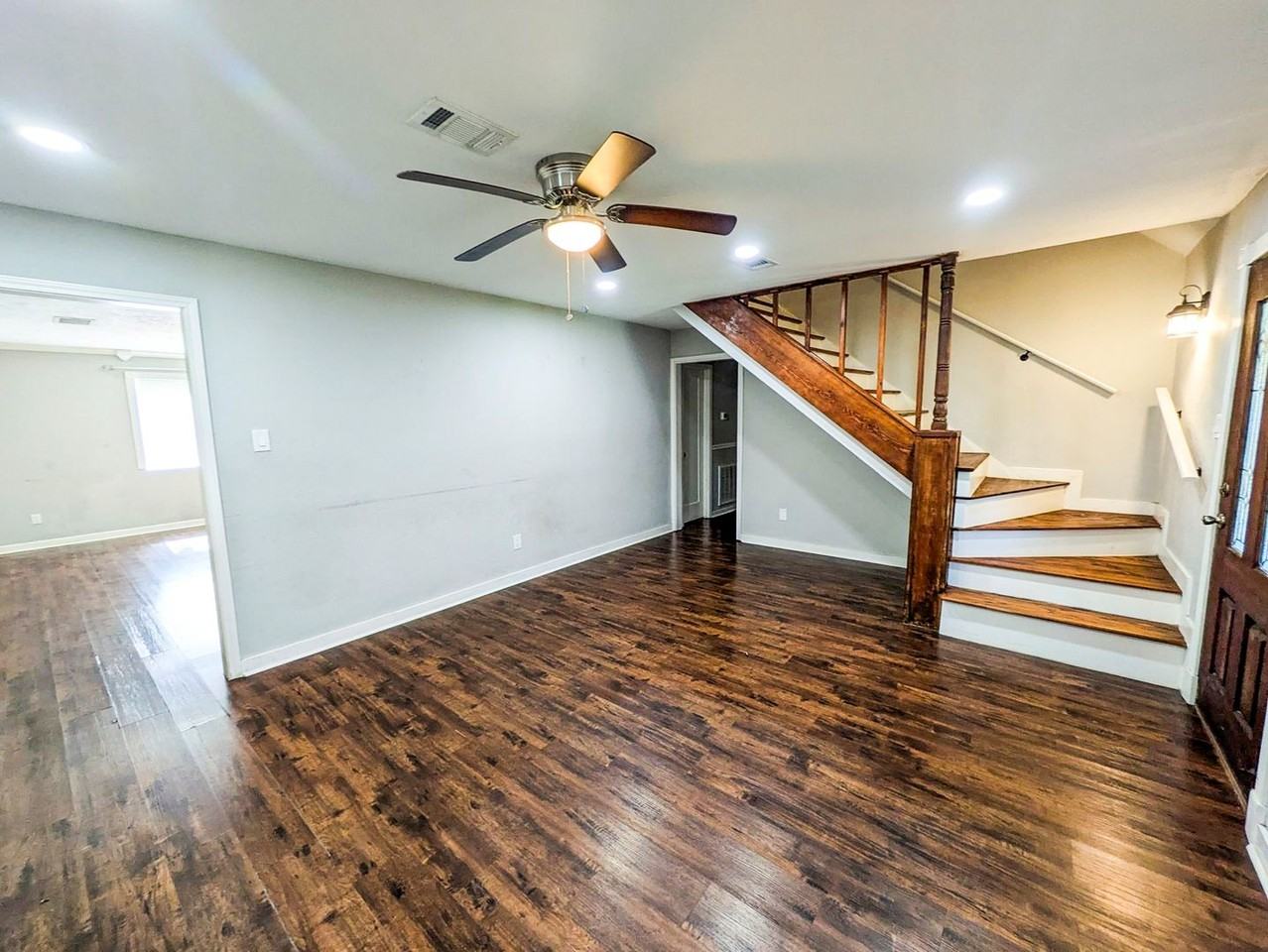 460 Belvedere Dr - Photo 3 of 32