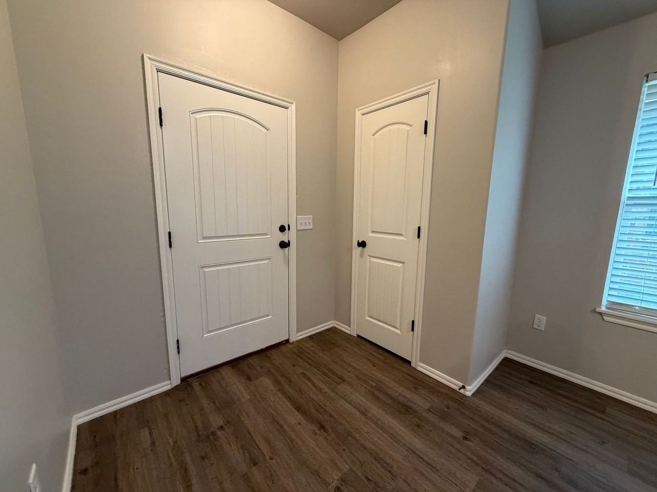 404 Chalk Hill Ct - Photo 3 of 43