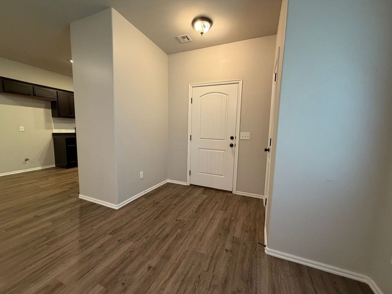 404 Chalk Hill Ct - Photo 4 of 43