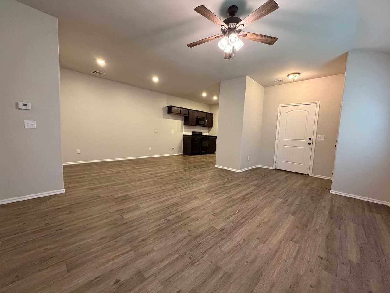 404 Chalk Hill Ct - Photo 7 of 43