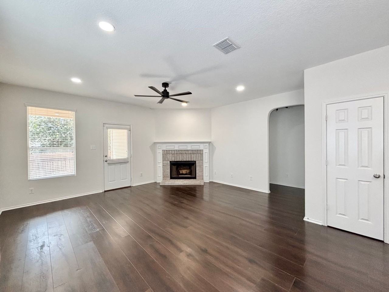 726 Silverado Way - Photo 7 of 21
