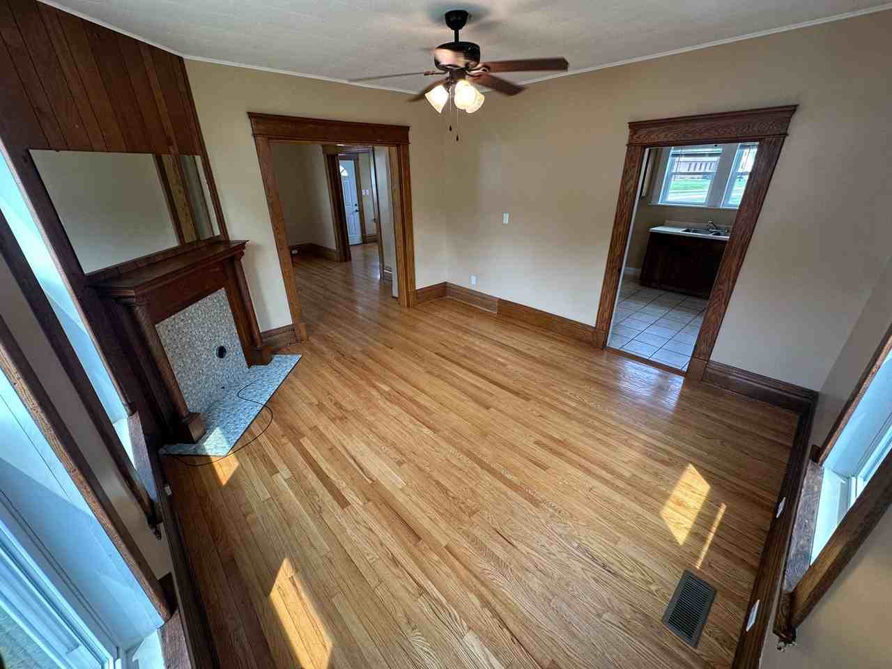 3002 Dudley Ave - Photo 5 of 24