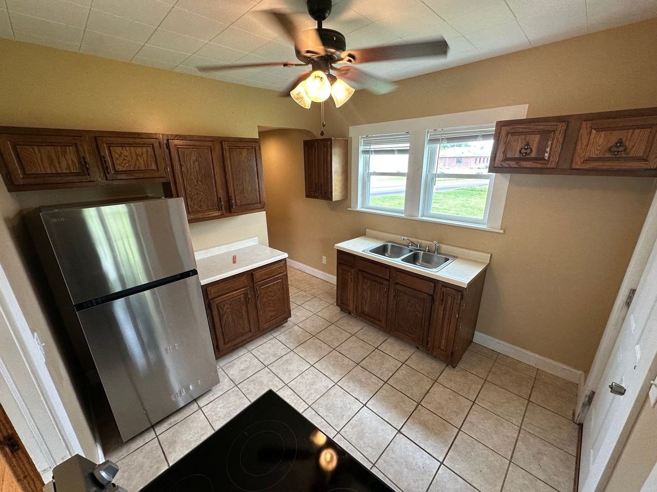 3002 Dudley Ave - Photo 6 of 24