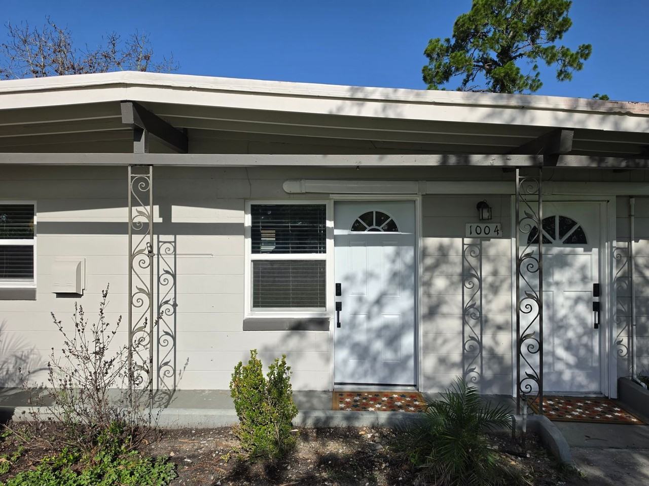 1004 Catherine St - Photo 2 of 33