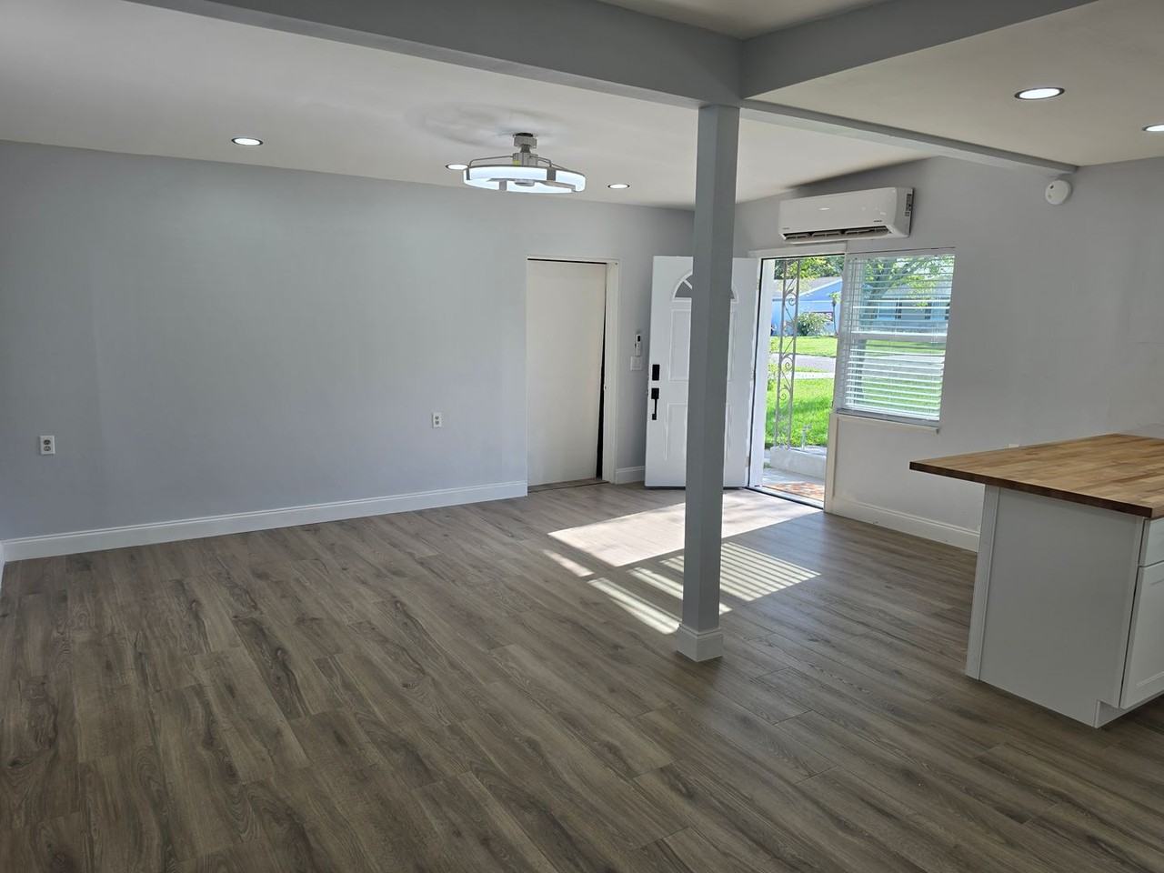 1004 Catherine St - Photo 3 of 33