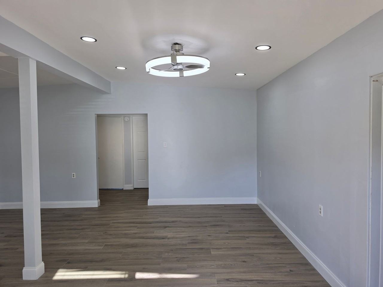 1004 Catherine St - Photo 4 of 33