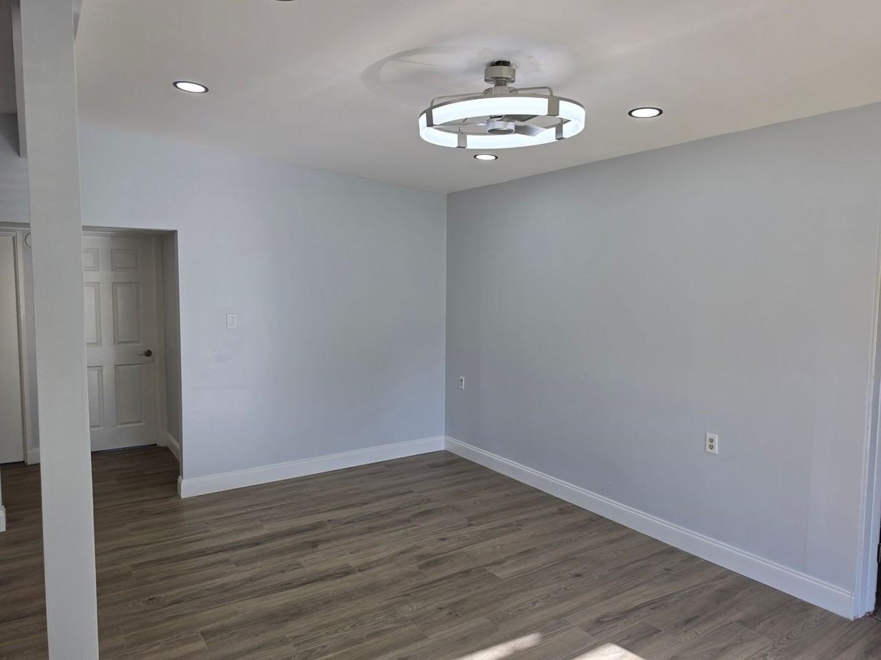 1004 Catherine St - Photo 5 of 33