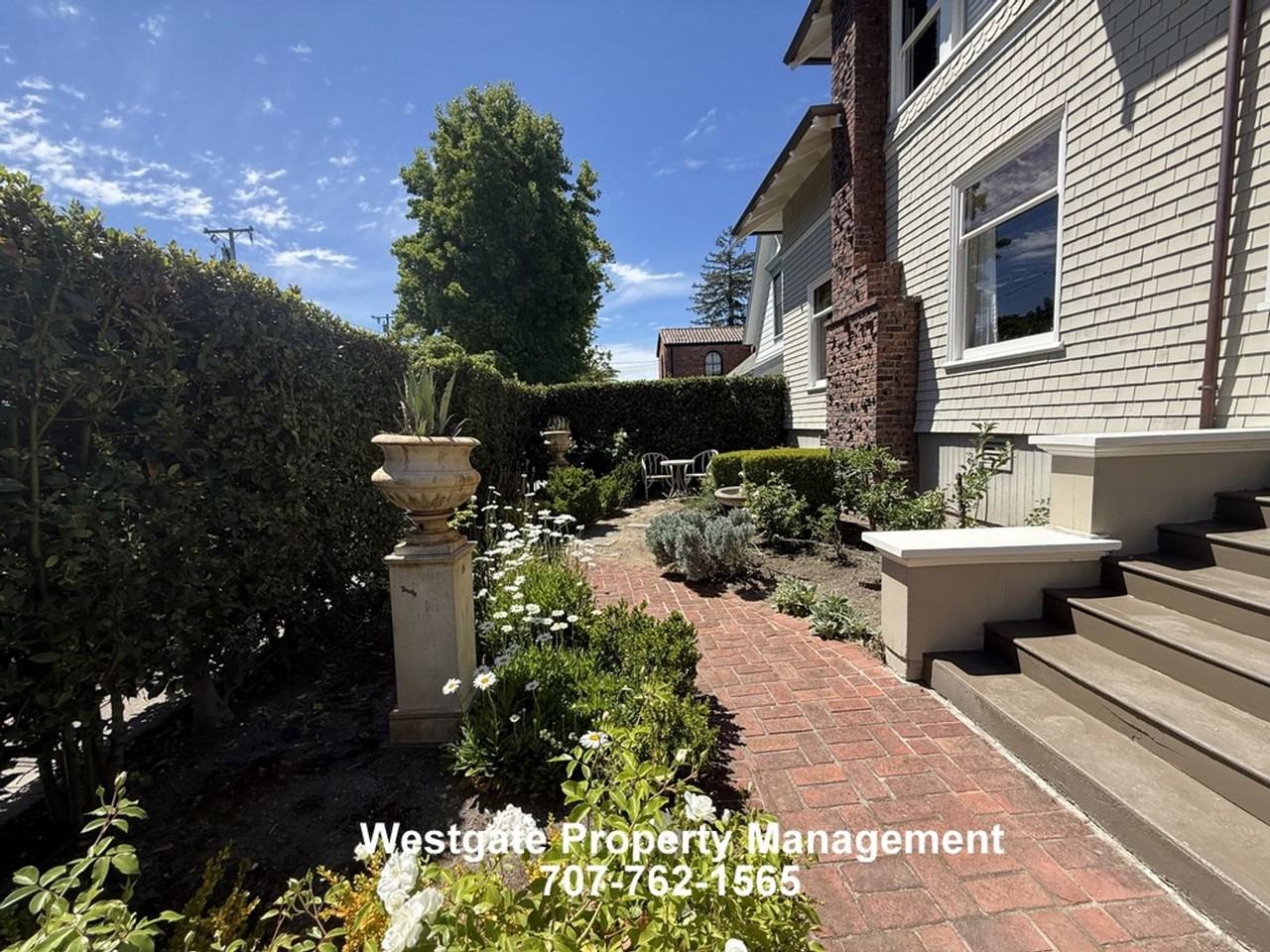 109 7th St - Photo 5 of 46