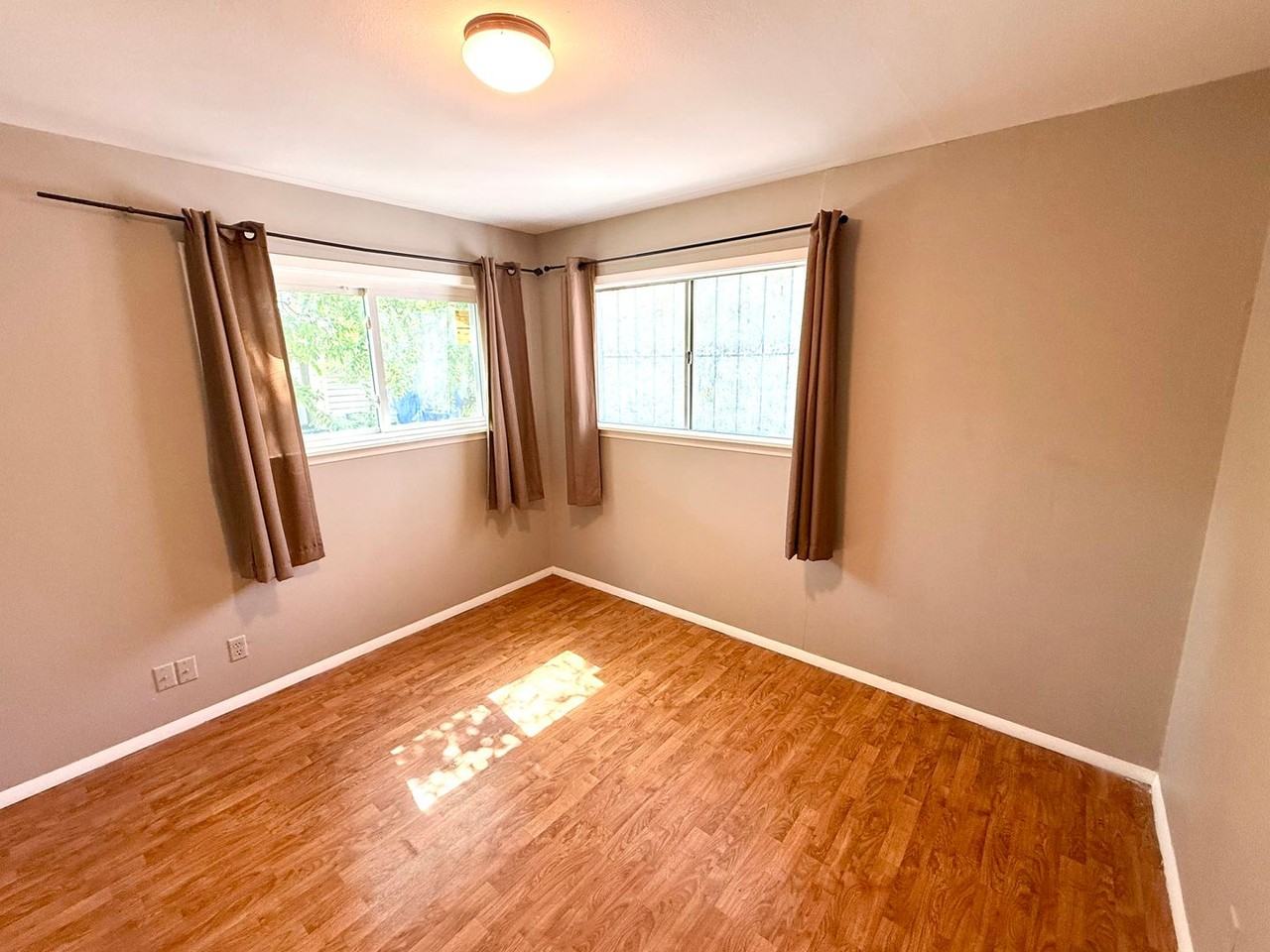 1820 W Southcross Blvd - Photo 6 of 18