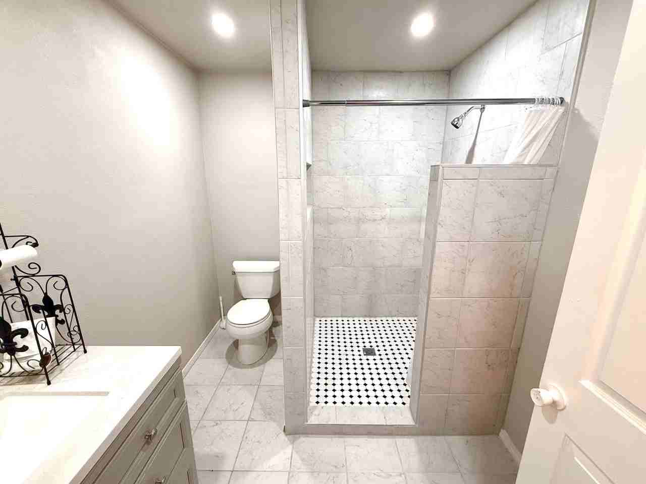 1820 W Southcross Blvd - Photo 7 of 18
