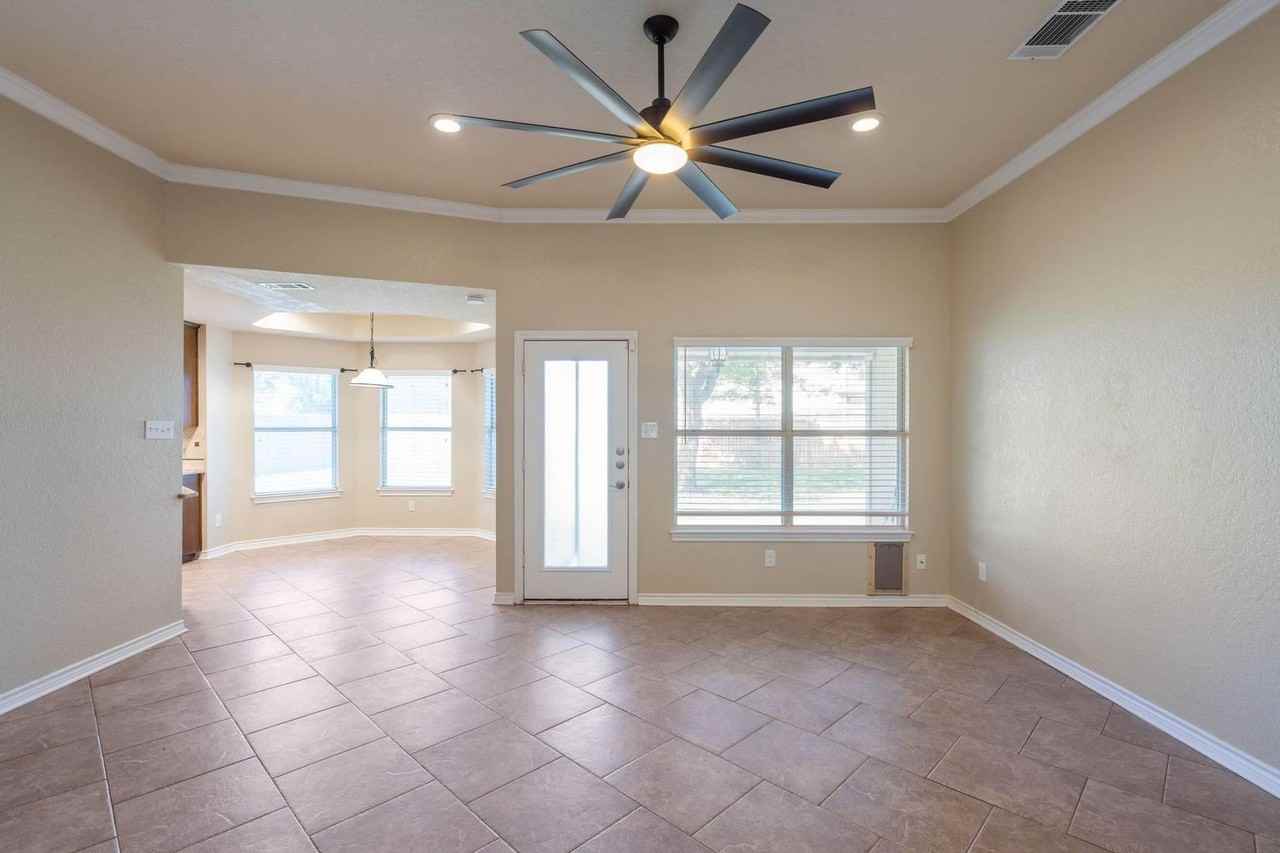 2604 Bluebonnet Valley Dr - Photo 6 of 19