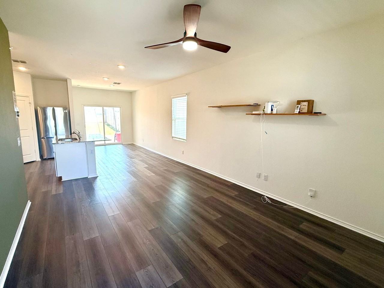 5006 Jovian - Photo 3 of 22