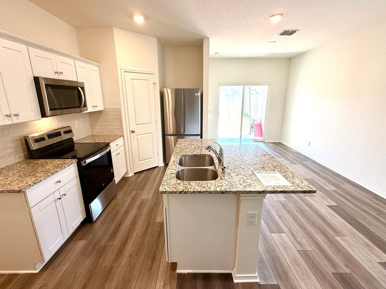 5006 Jovian - Photo 5 of 22