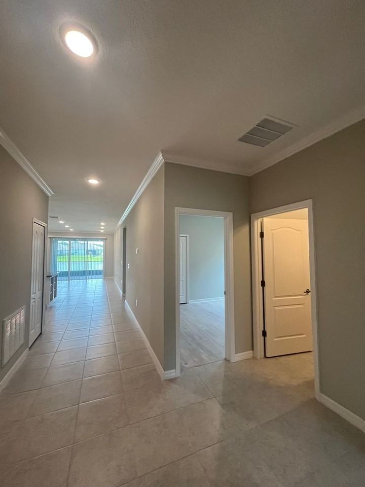 77 Oakleaf Way - Photo 2 of 18