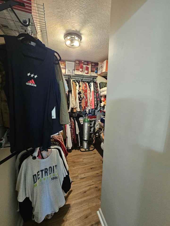 111 Casey Ct - Photo 4 of 30