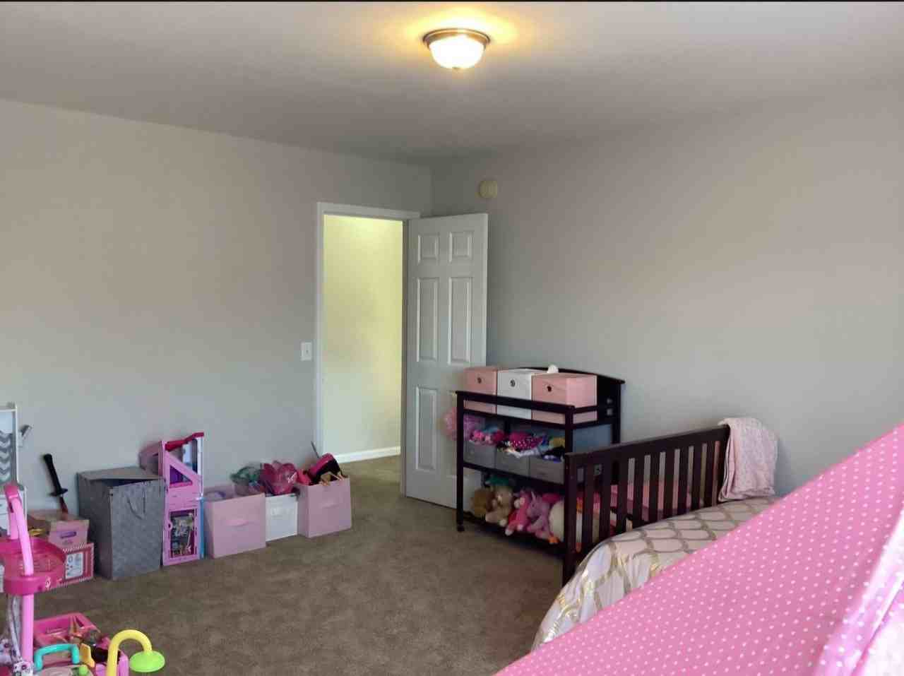 433 Dukes Hill Rd - Photo 2 of 19