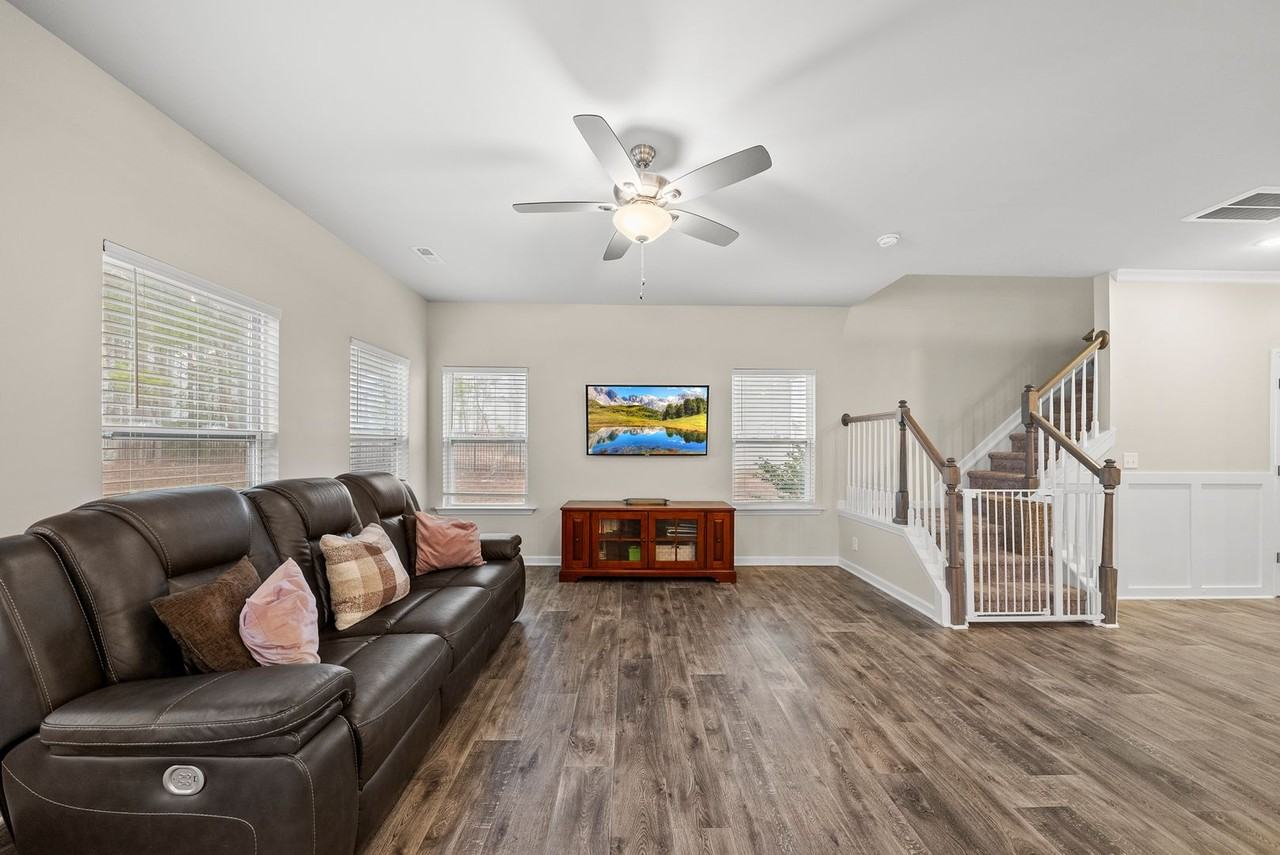 304 Beacon Hill Rd - Photo 5 of 24