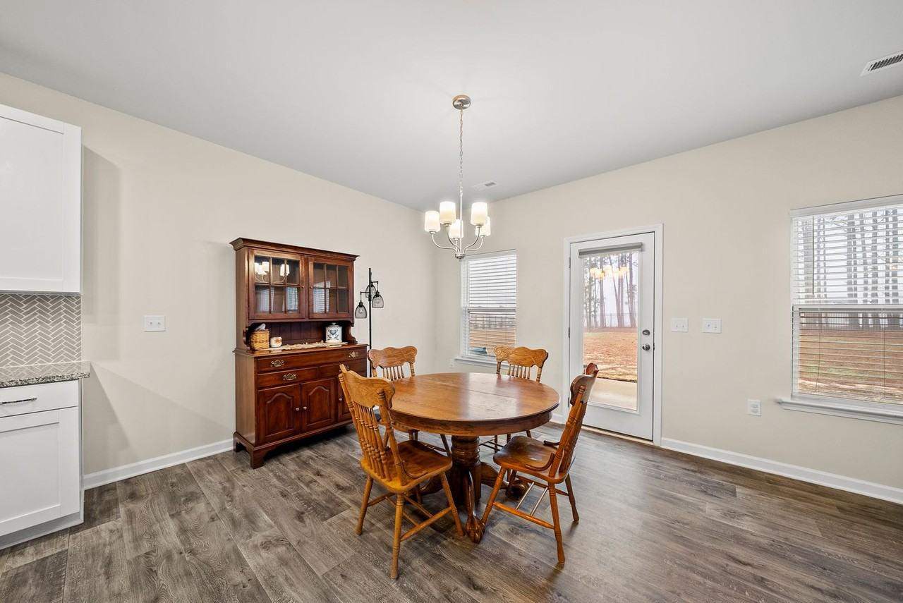 304 Beacon Hill Rd - Photo 6 of 24