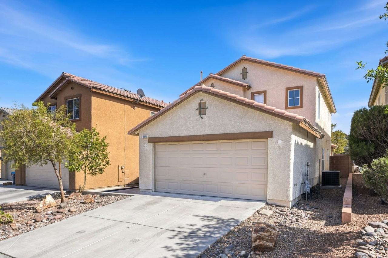 9021 Spirit Canyon Ave - Photo 2 of 30