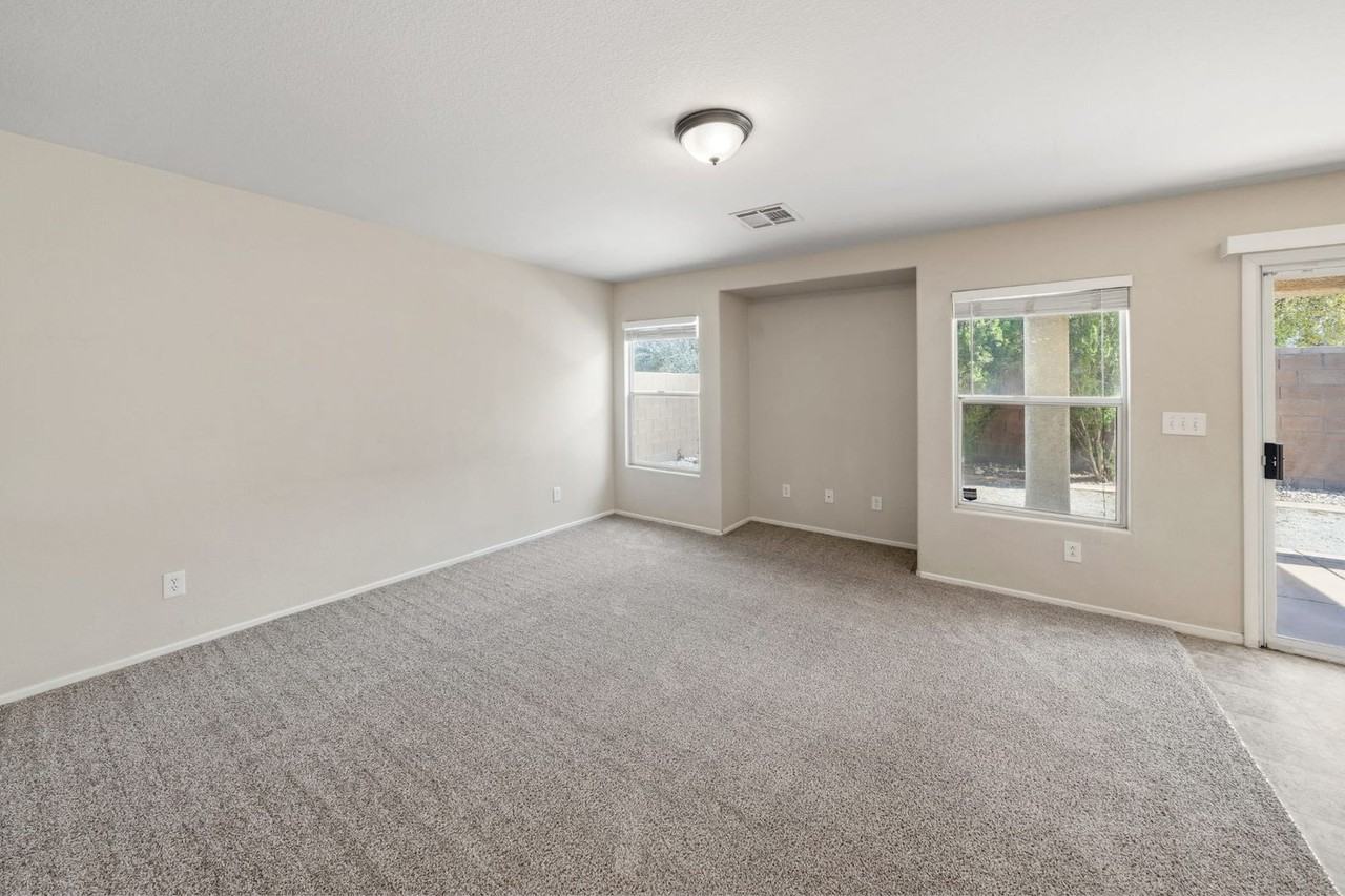 9021 Spirit Canyon Ave - Photo 5 of 30
