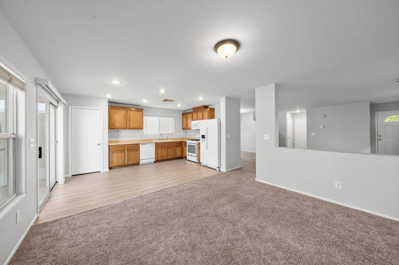 9021 Spirit Canyon Ave - Photo 6 of 30