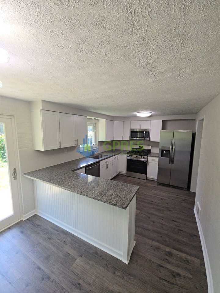 5601 Rodgers St - Photo 7 of 32