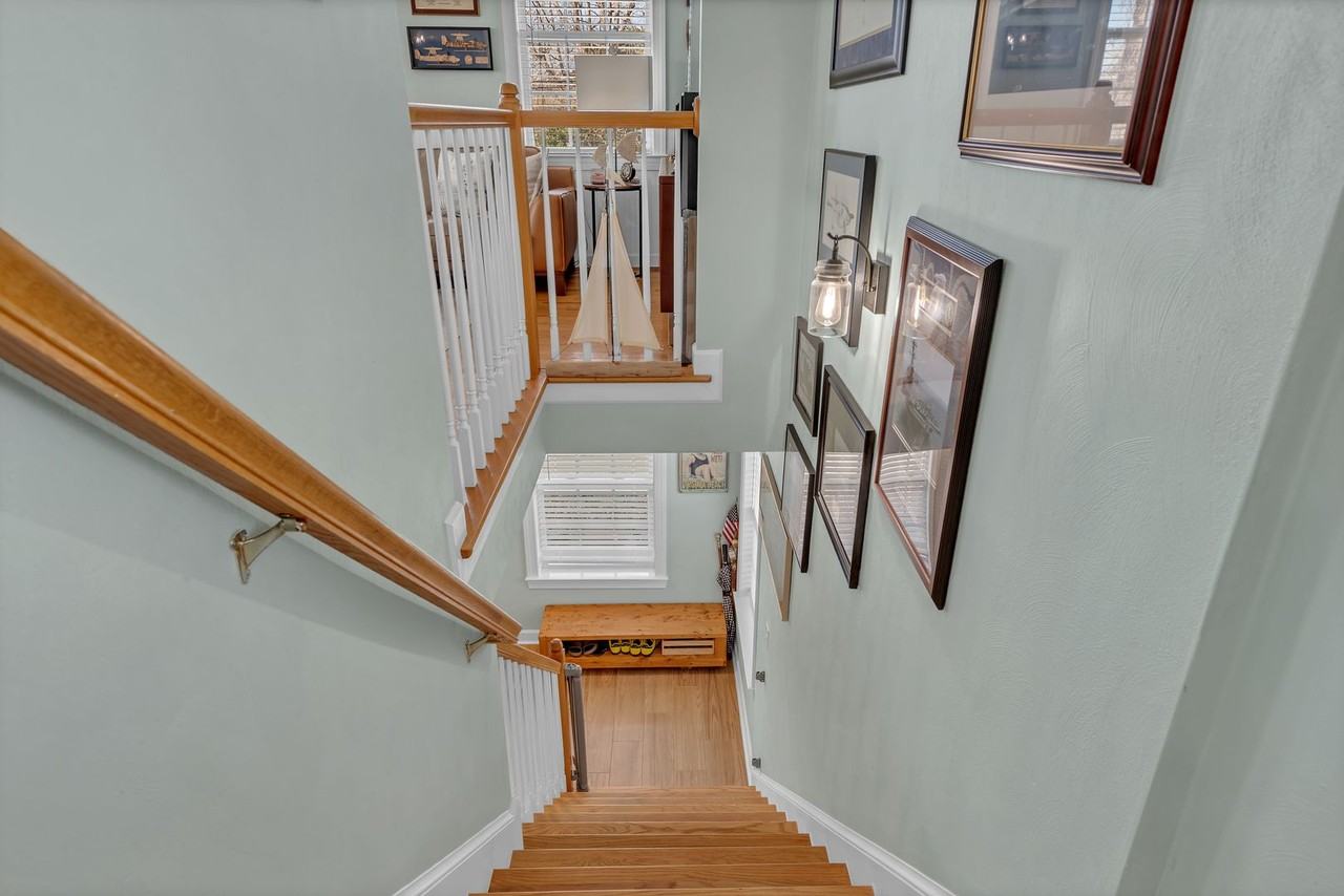403 23 1/2 St - Photo 7 of 14