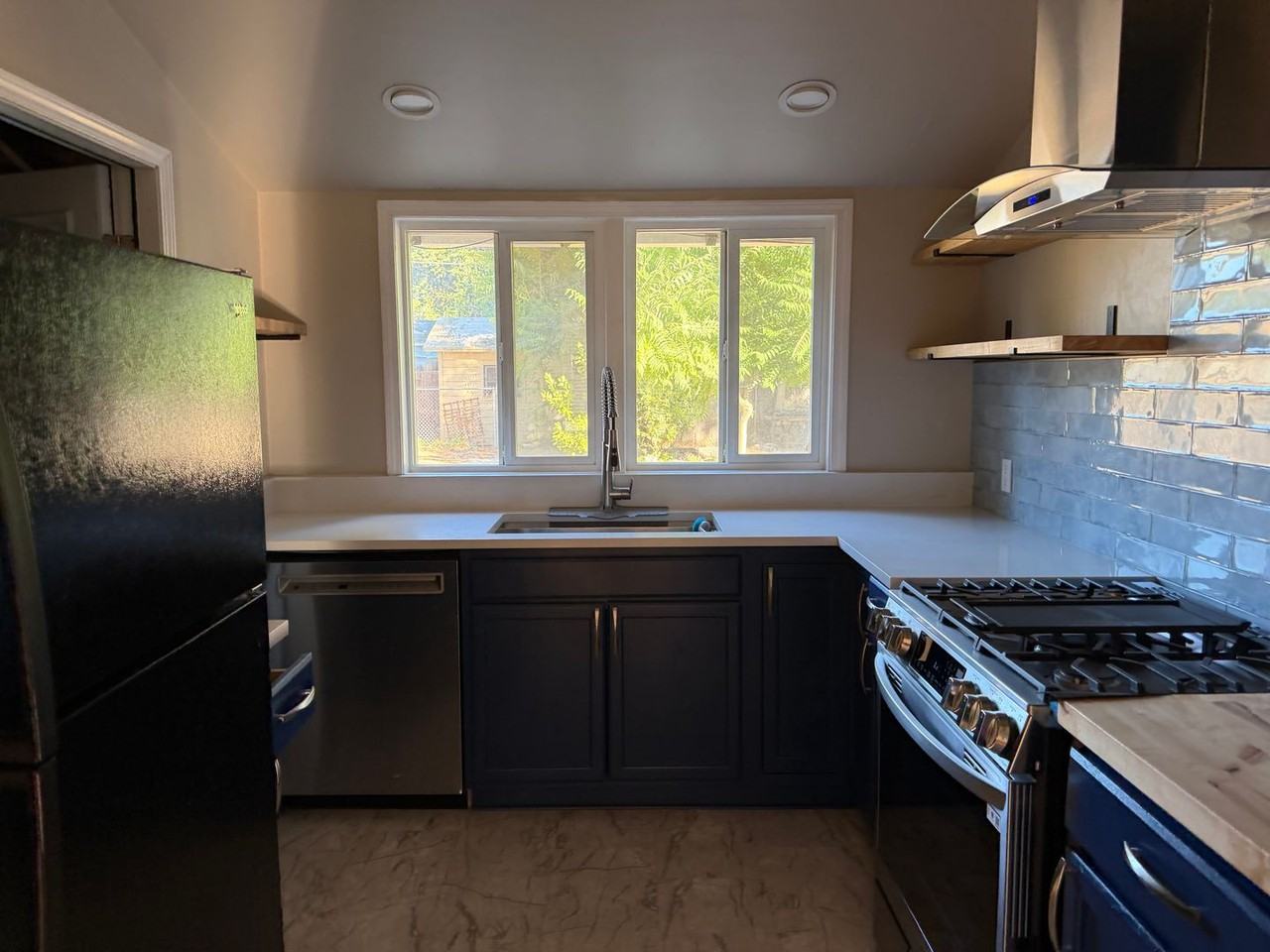1921 Maryland Ave - Photo 2 of 14