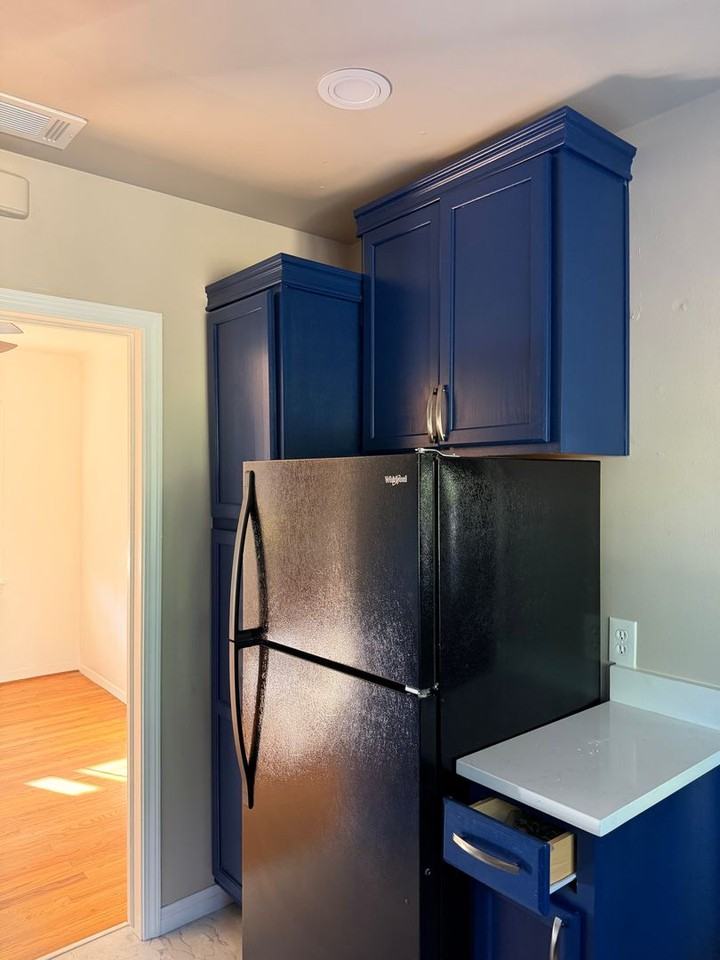 1921 Maryland Ave - Photo 4 of 14