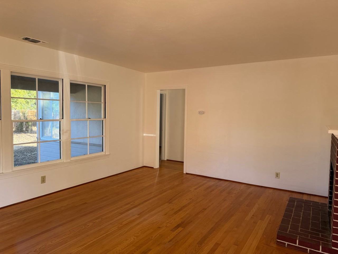 1921 Maryland Ave - Photo 6 of 14