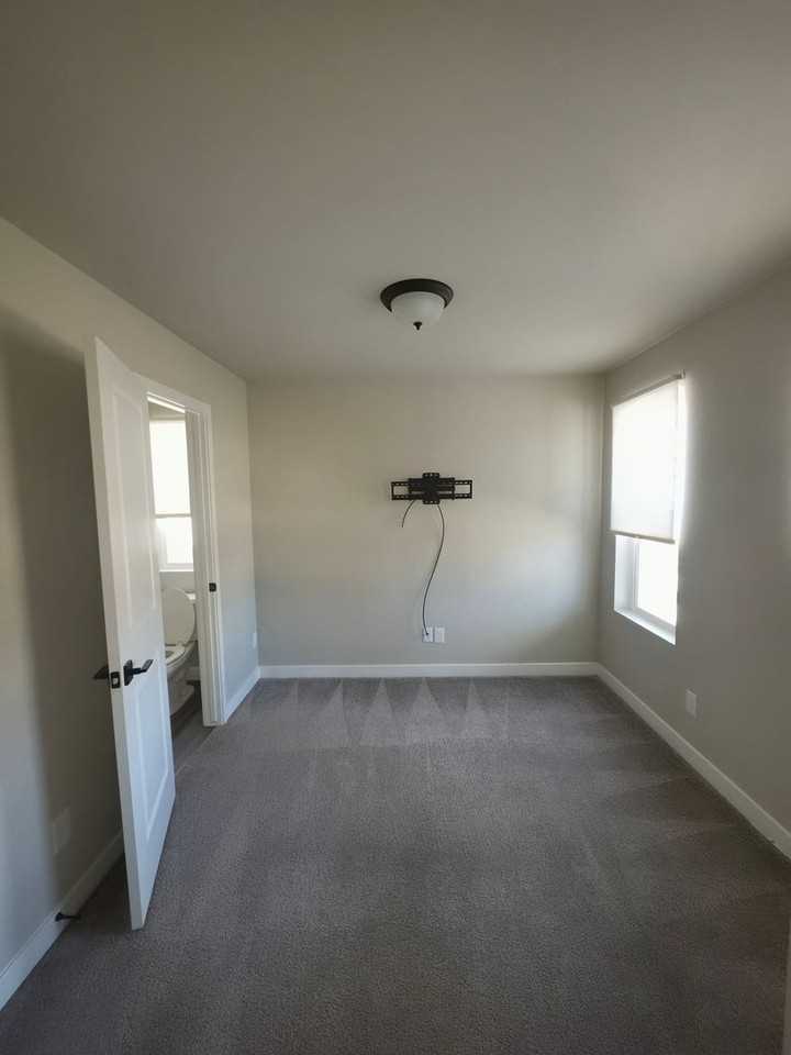 10429 Luneth Dr - Photo 3 of 31