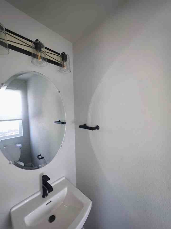 10429 Luneth Dr - Photo 5 of 31