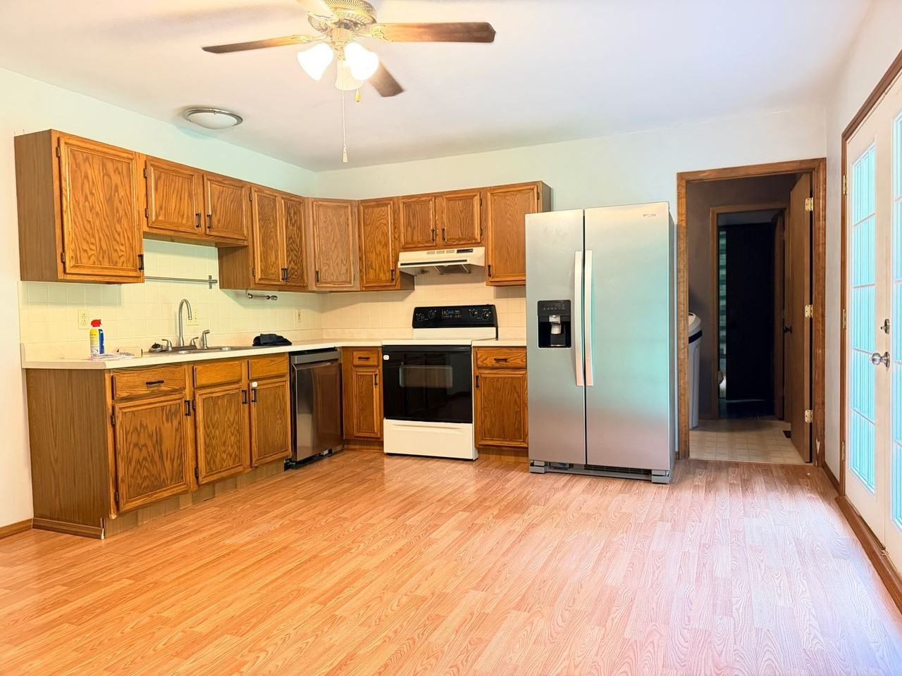 2622 Camelot Ct - Photo 3 of 7