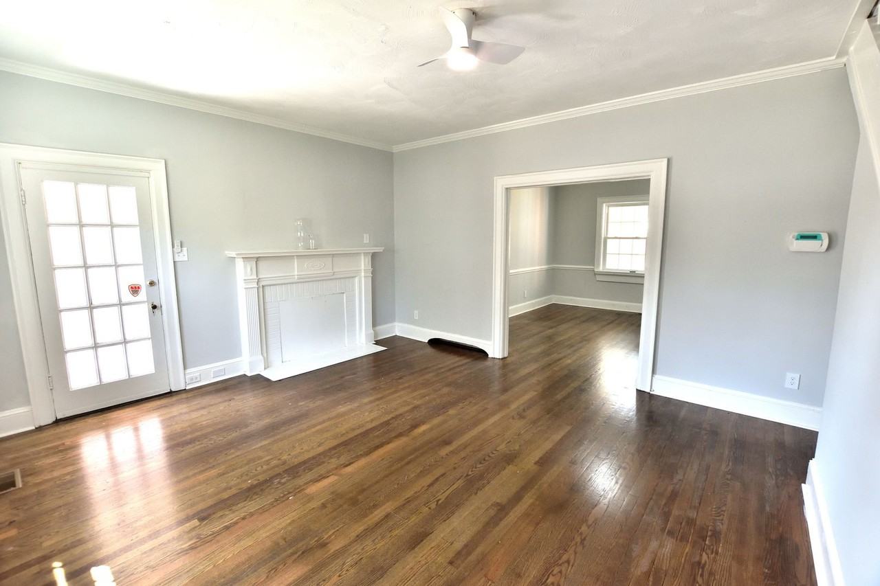 945 Sycamore St - Photo 2 of 20