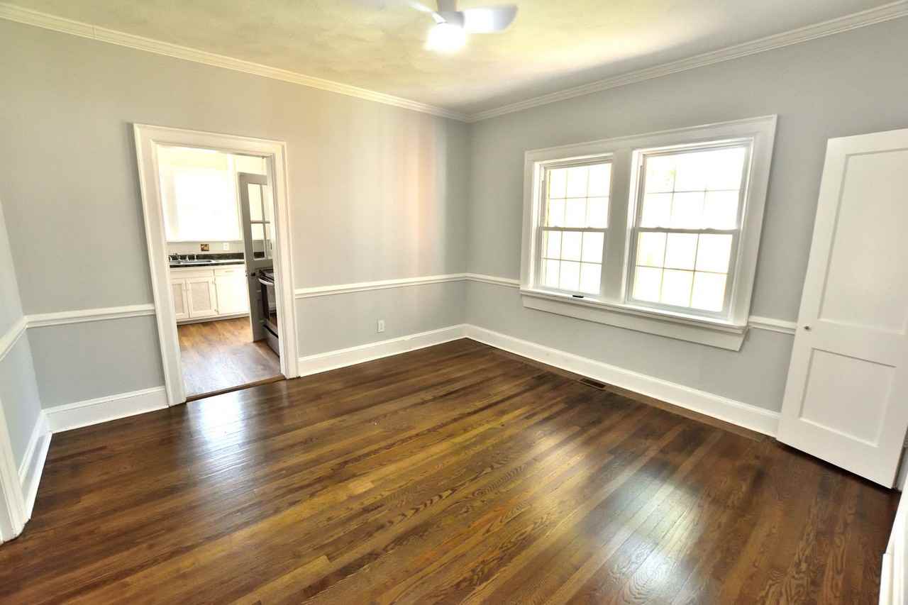 945 Sycamore St - Photo 4 of 20