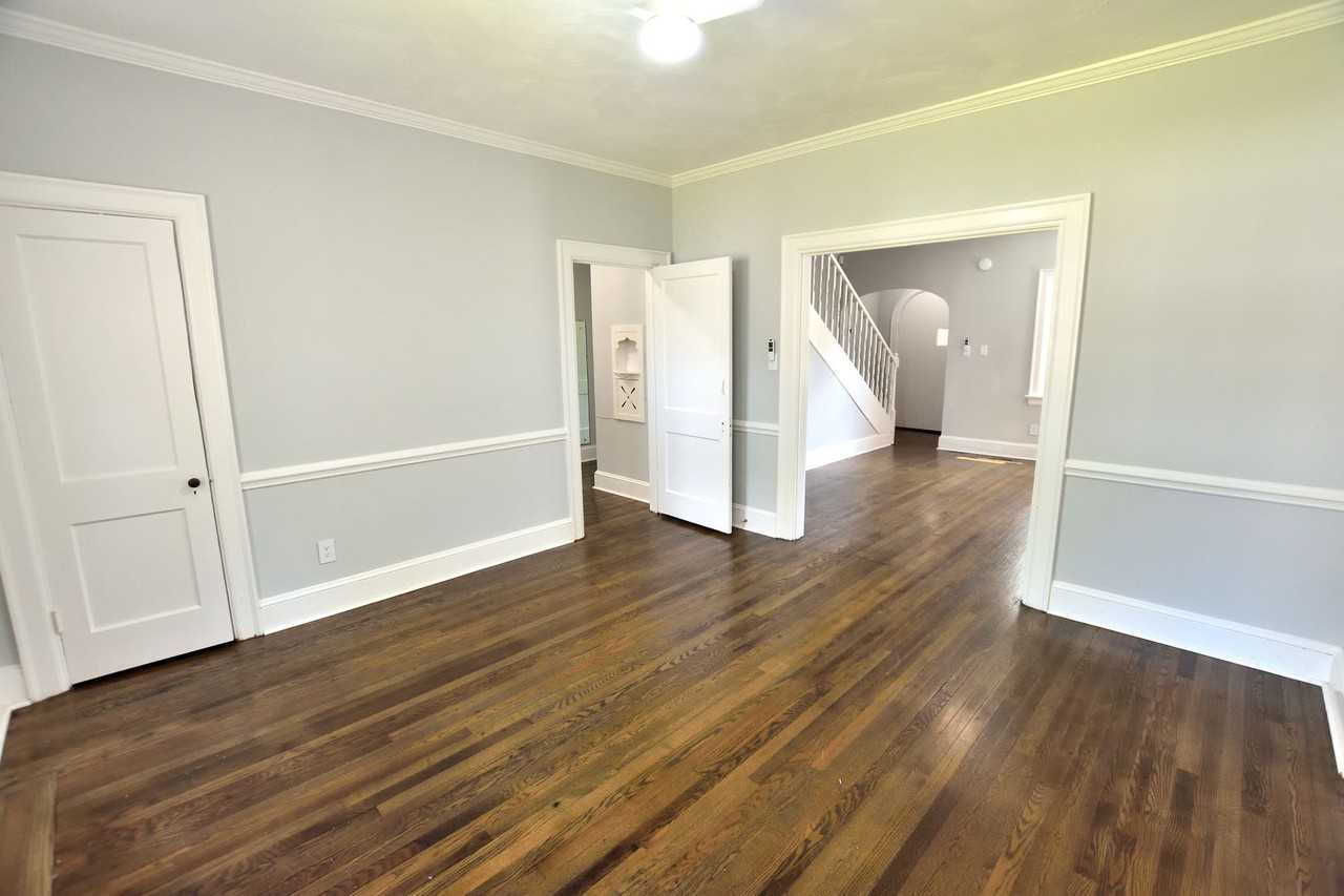 945 Sycamore St - Photo 5 of 20