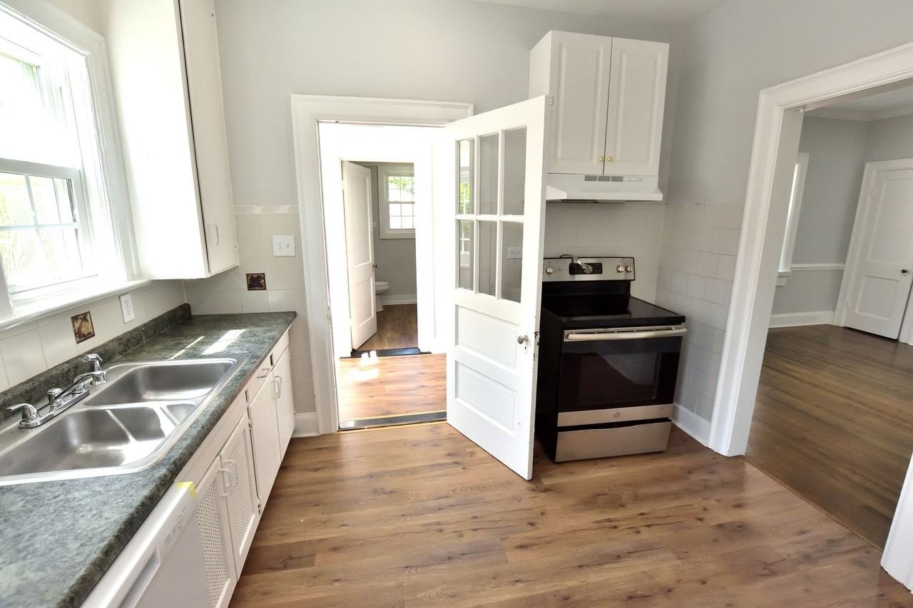 945 Sycamore St - Photo 6 of 20