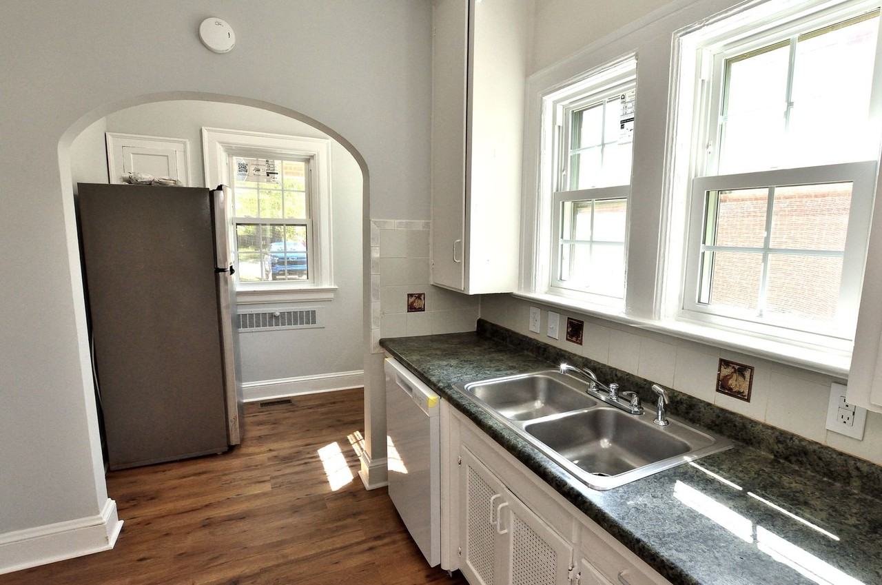 945 Sycamore St - Photo 7 of 20