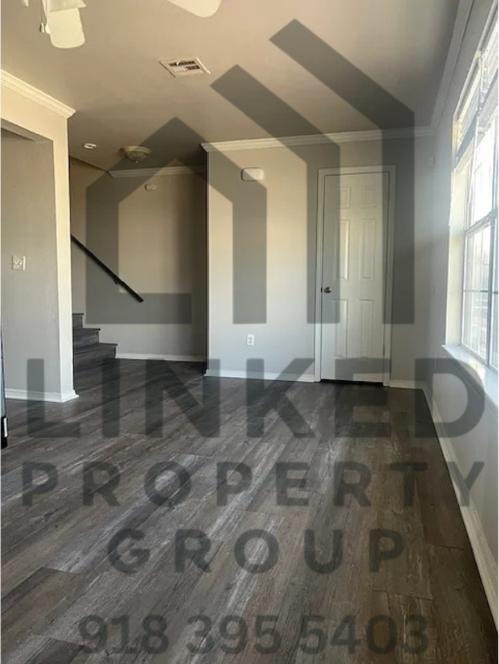 1718 E 67th Pl - Photo 2 of 10