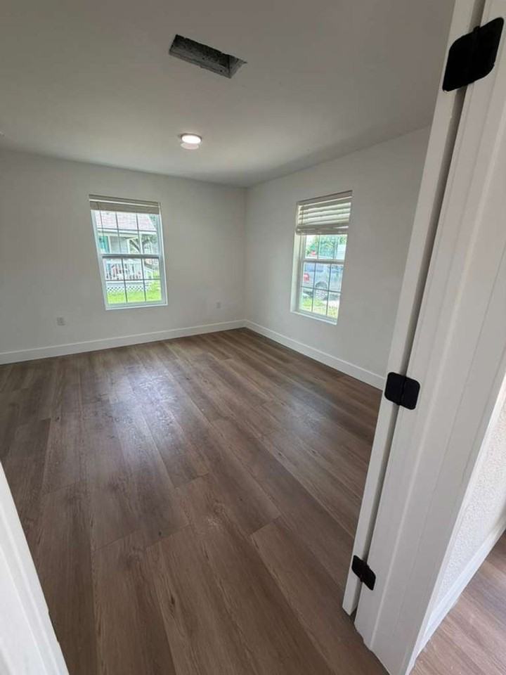 204 S 7th St - Photo 3 of 12