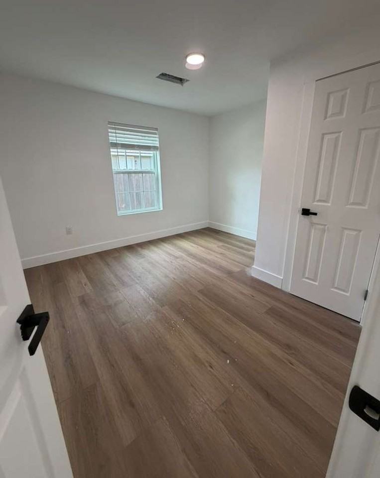 204 S 7th St - Photo 6 of 12