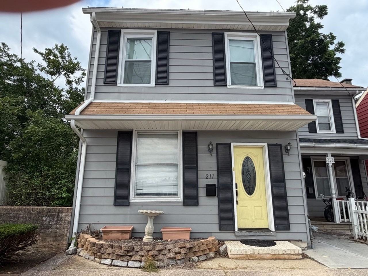 211 E Main St