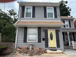 featured image of 211 E Main St
