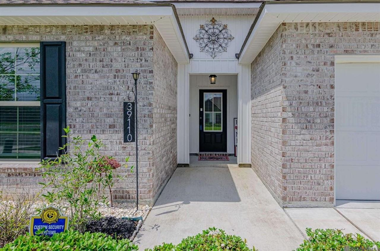 39110 Forestwood Dr - Photo 2 of 23